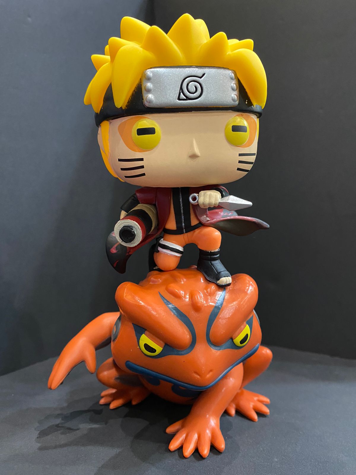 Figurine Pop Mégasize [Exclusive] Naruto : Naruto sur Gamakichi [106] -  Cdiscount Jeux vidéo