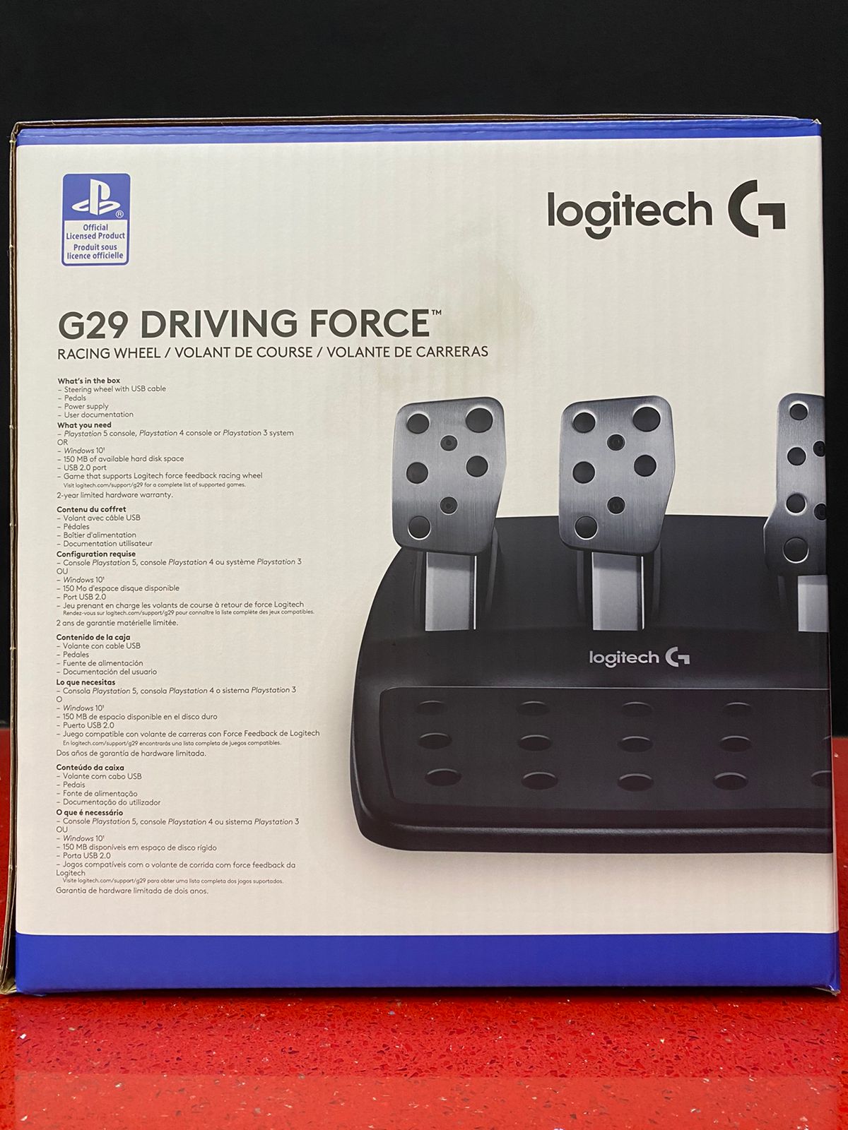 Si buscas un volante para PlayStation 5, el Logitech G29 se